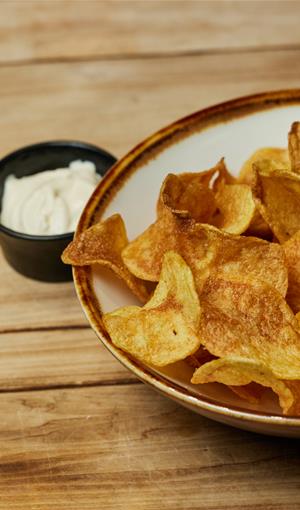 Чипсы с сырным соусом