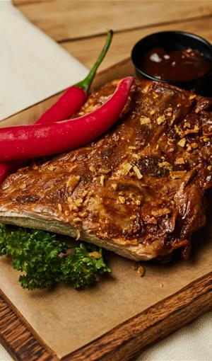 Запеченные свиные ребрышки BBQ в фирменном соусе