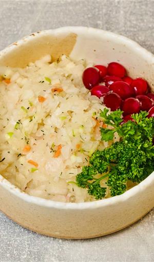 Квашеная капуста с клюквой в собственном соку